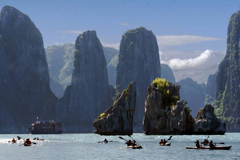 halong bay tour boat