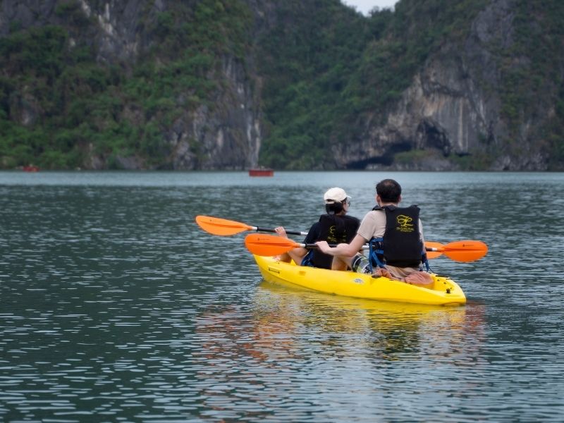 Lưu ý an toàn khi đi tàu và thuyền