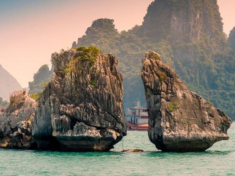 Thời điểm đẹp nhất để tham quan Hòn Trống Mái