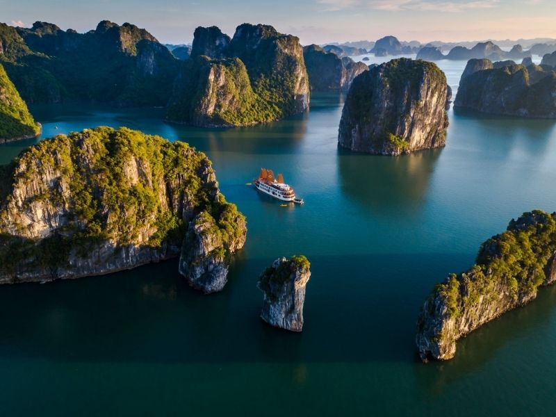 Cách tham quan Hòn Trống Mái Hạ Long