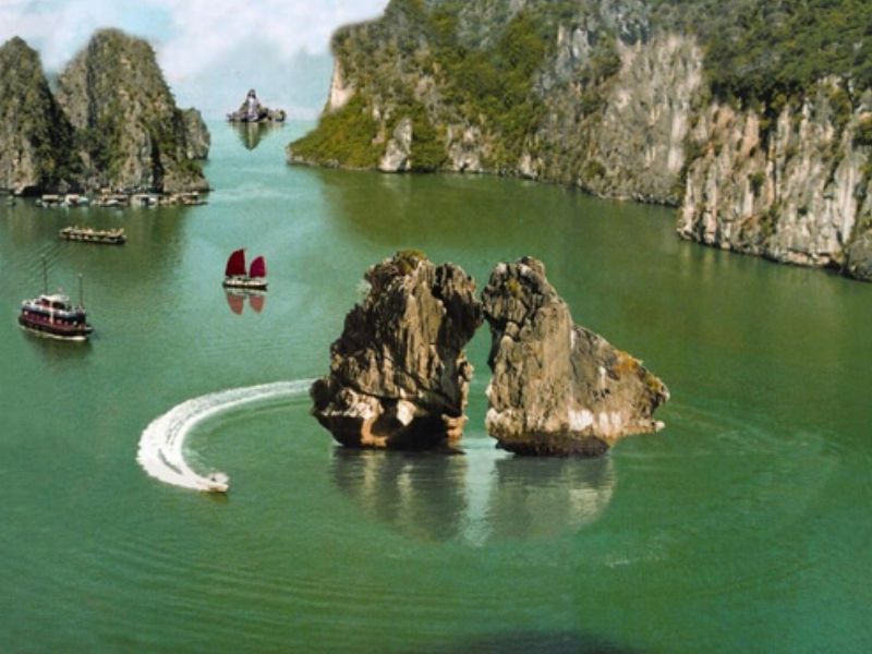 Vị trí chính xác của Hòn Trống Mái Hạ Long