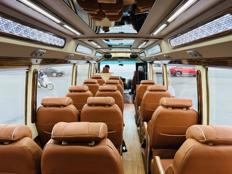 Travel to Ha Long market by coach