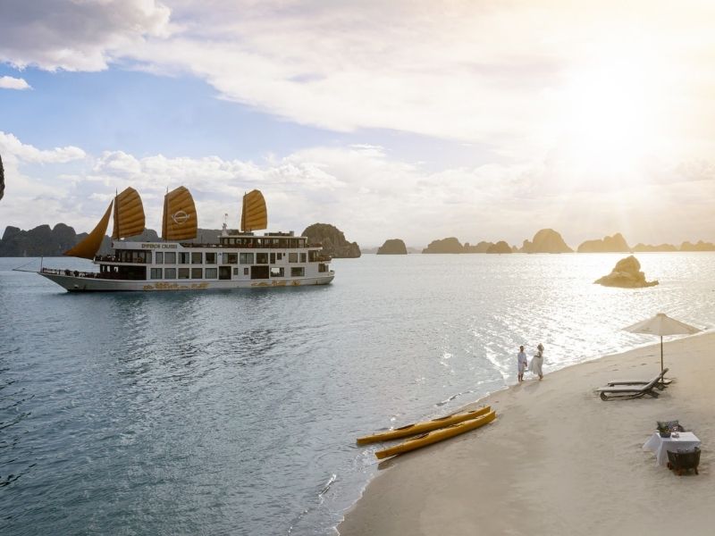 Best time for kayaking in Halong Bay
