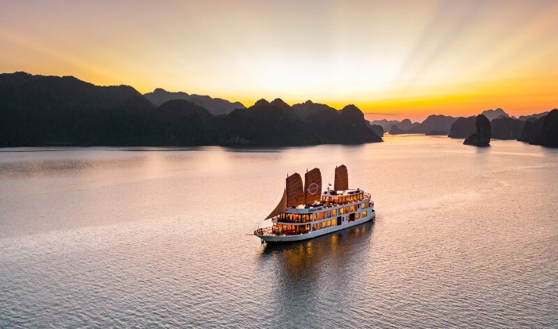 Ha Long Bay overnight cruise