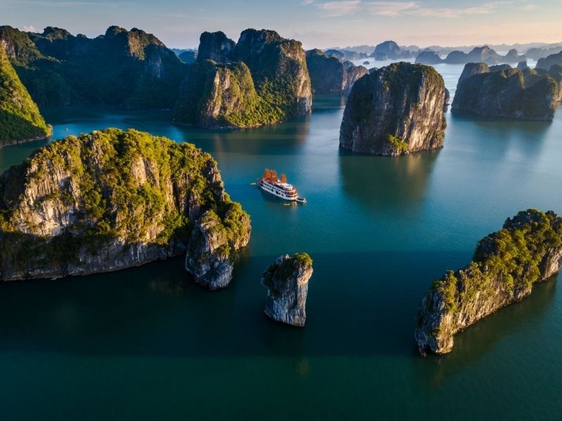 Luxury Ha Long Bay cruises