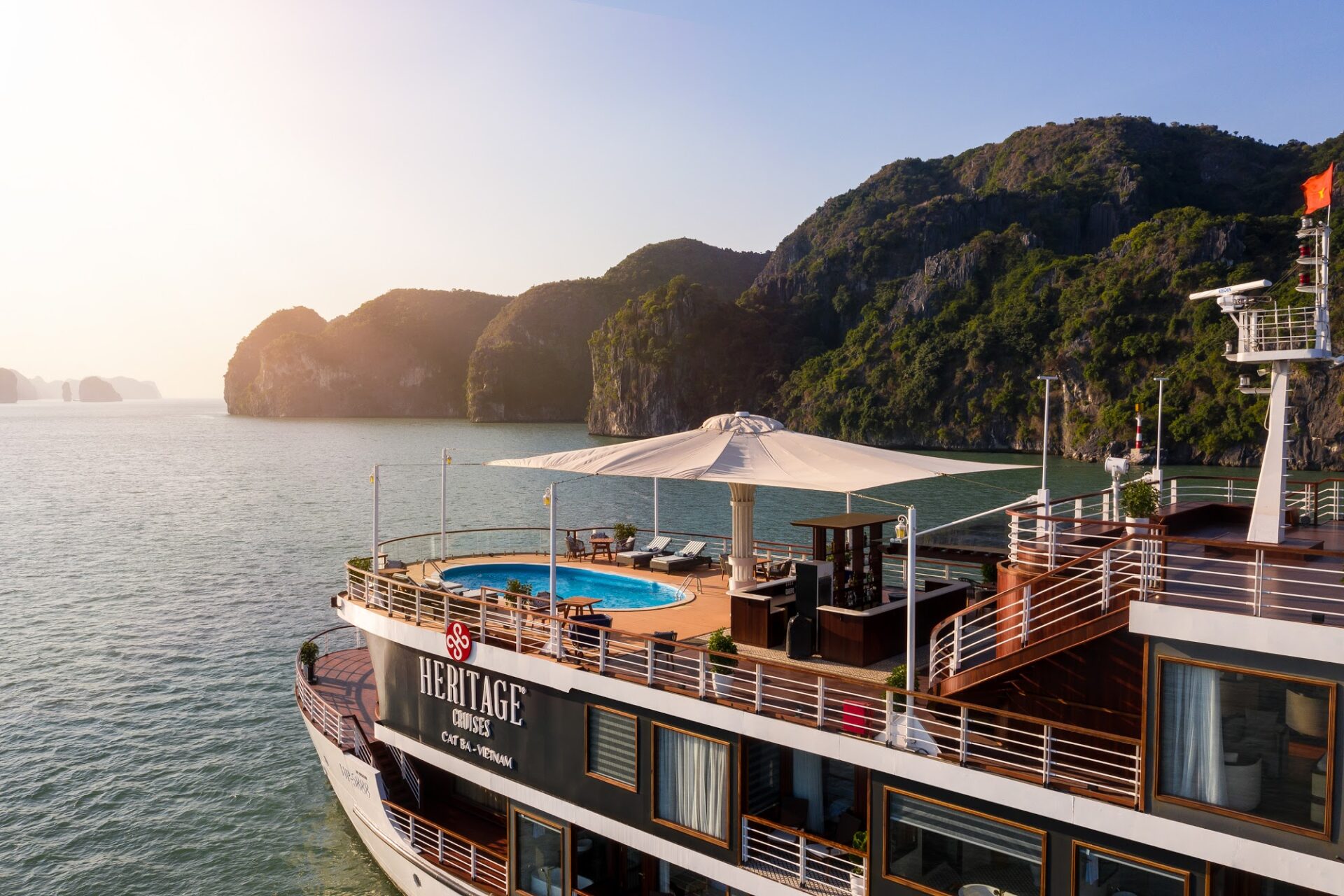 lan-ha-bay-cruise-how-to-choose