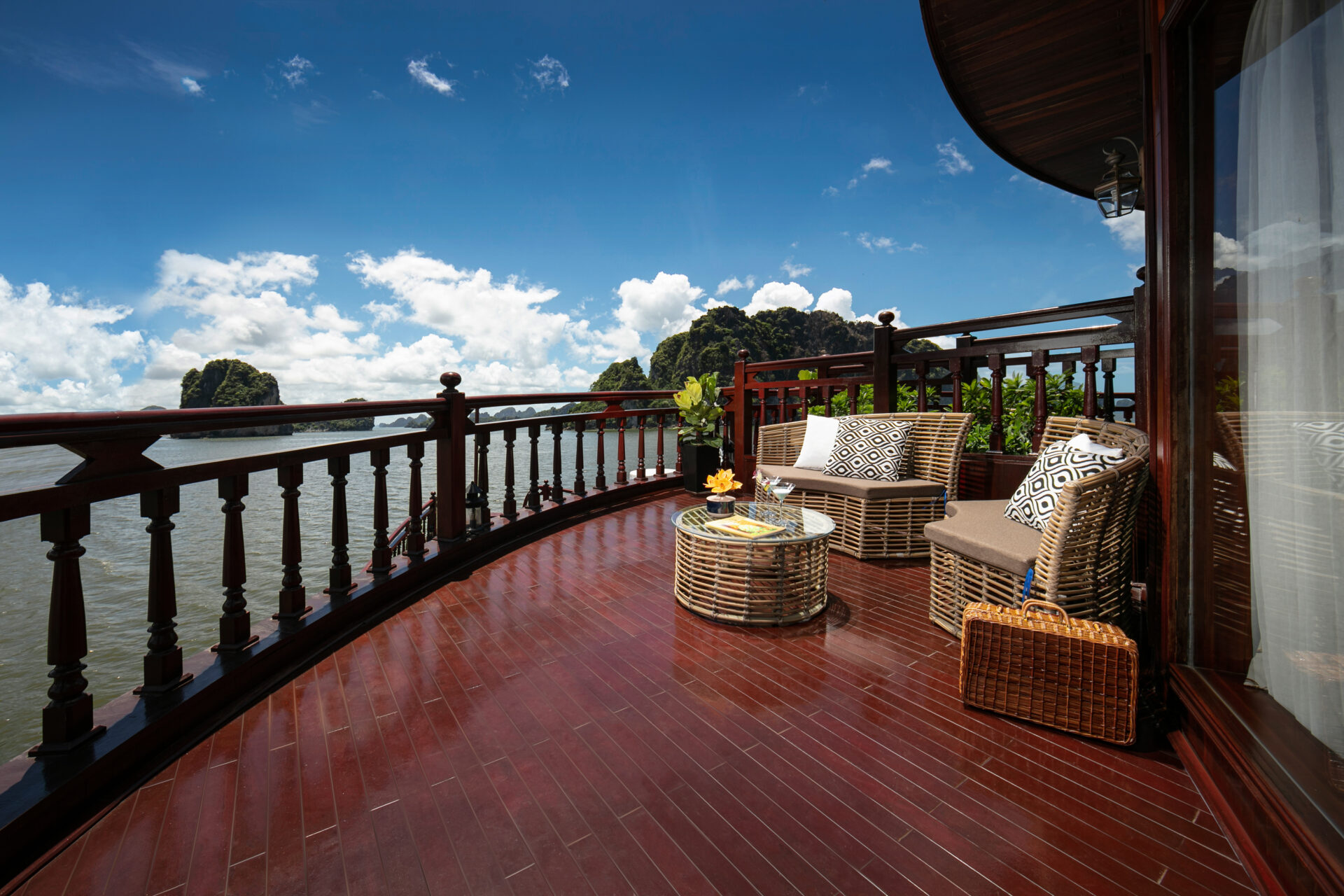 emperor cruises royal suite