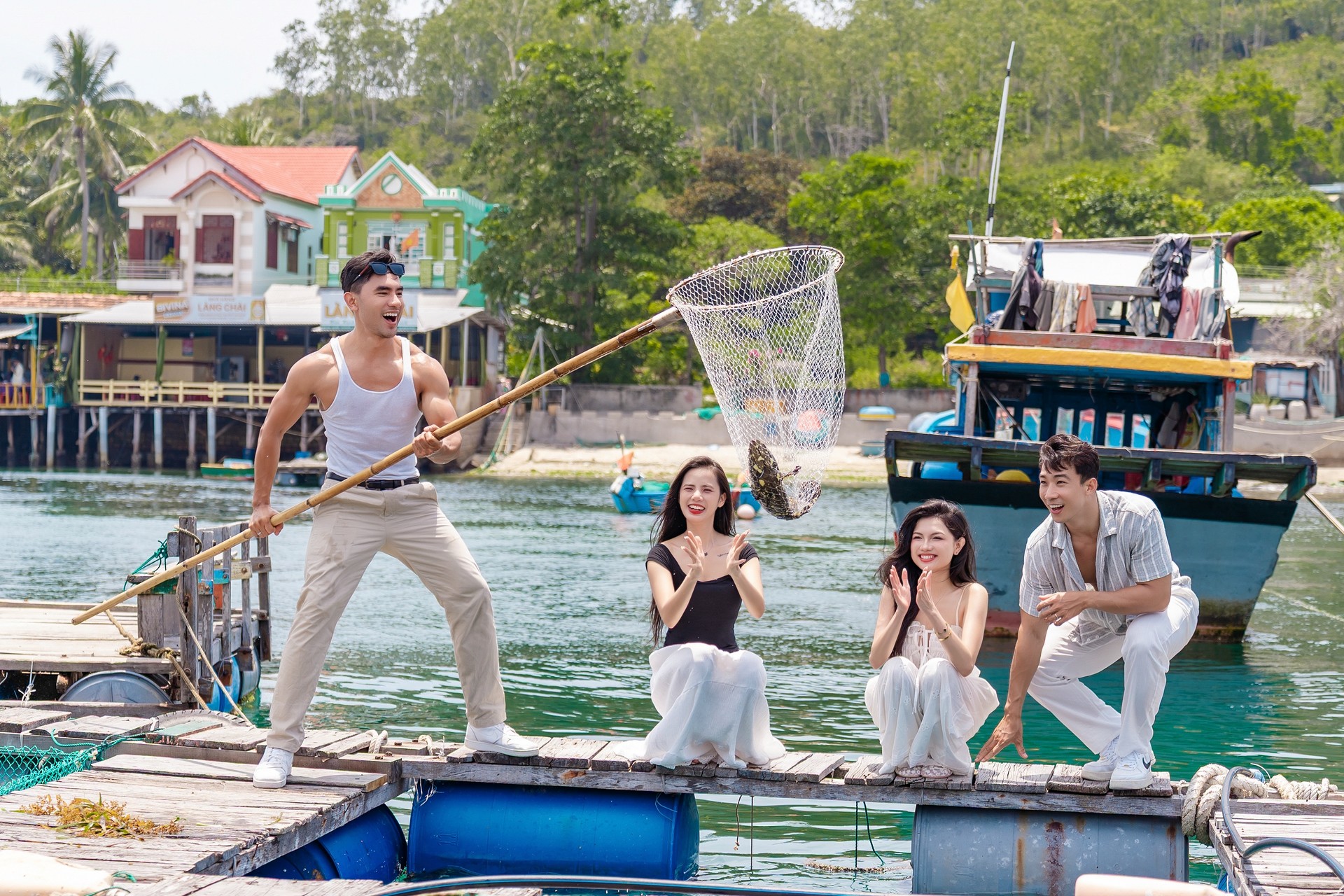 tour du thuyền Nha Trang trong ngày