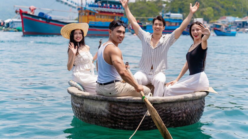 tour du thuyền Nha Trang trong ngày