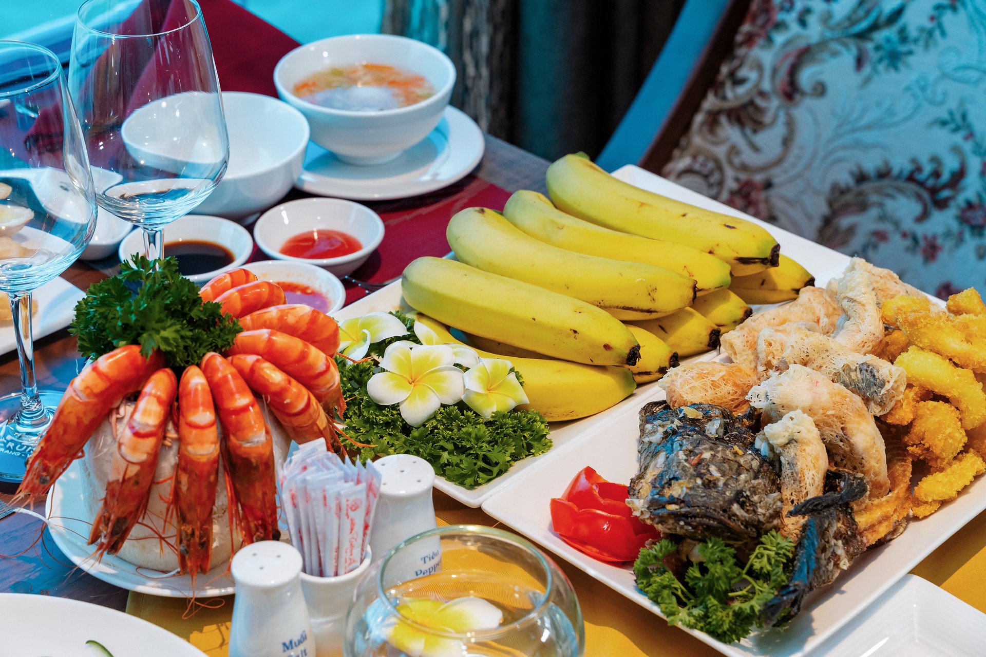 tour du thuyền Nha Trang trong ngày