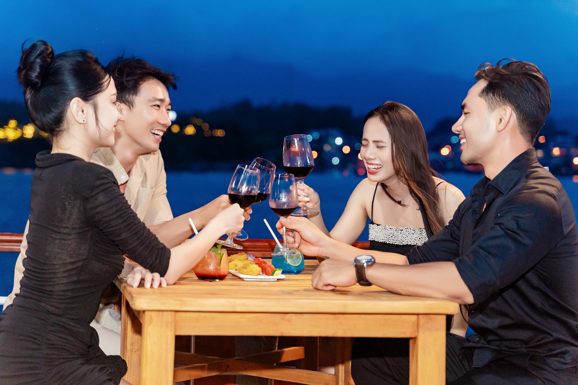 Nha Trang sunset dinner cruise